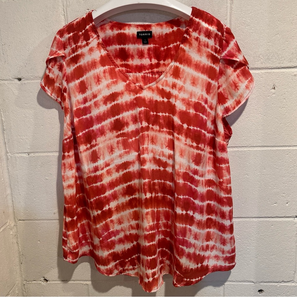 Torrid chiffon red white short sleeve top v neck
